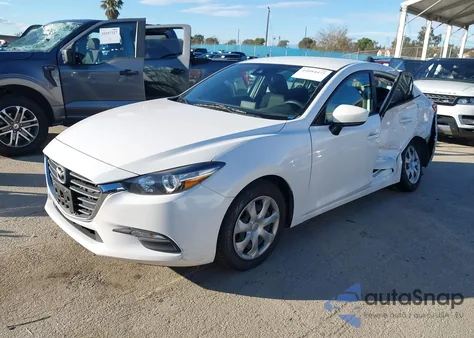 2018 Mazda Mazda3 Sport из США, поврежденный, VIN 3MZBN1U75JM176948